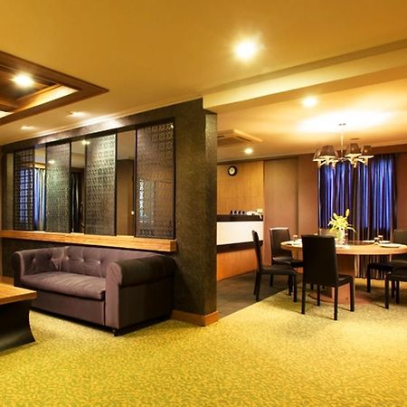 Q Hotel Бангкок Екстер'єр фото