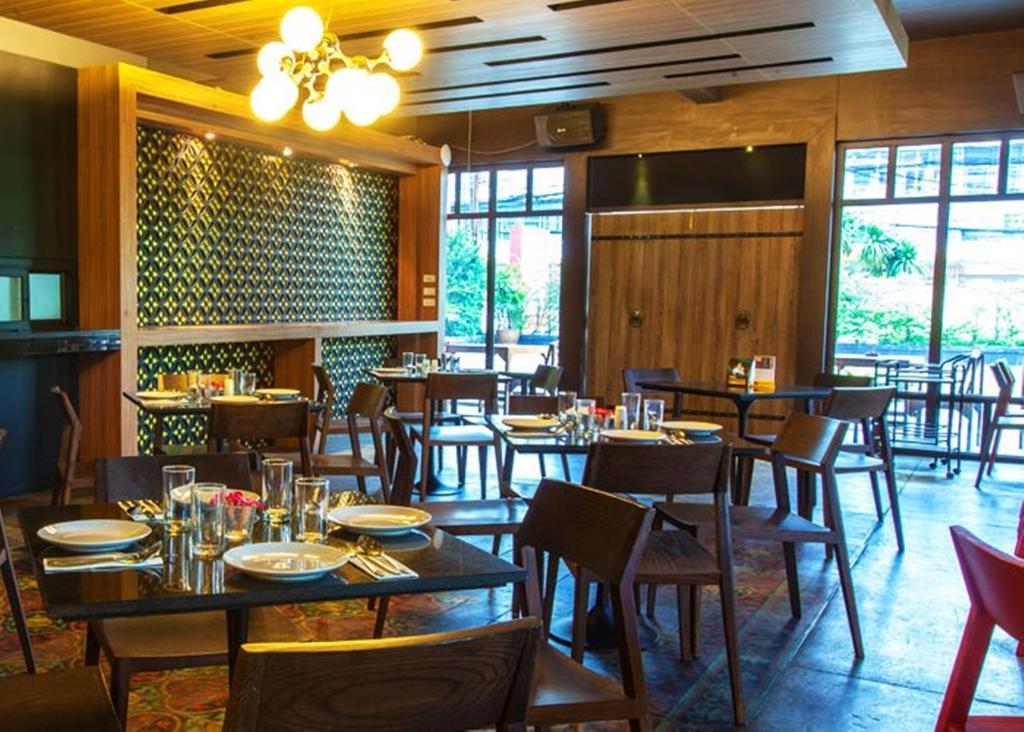 Q Hotel Бангкок Екстер'єр фото