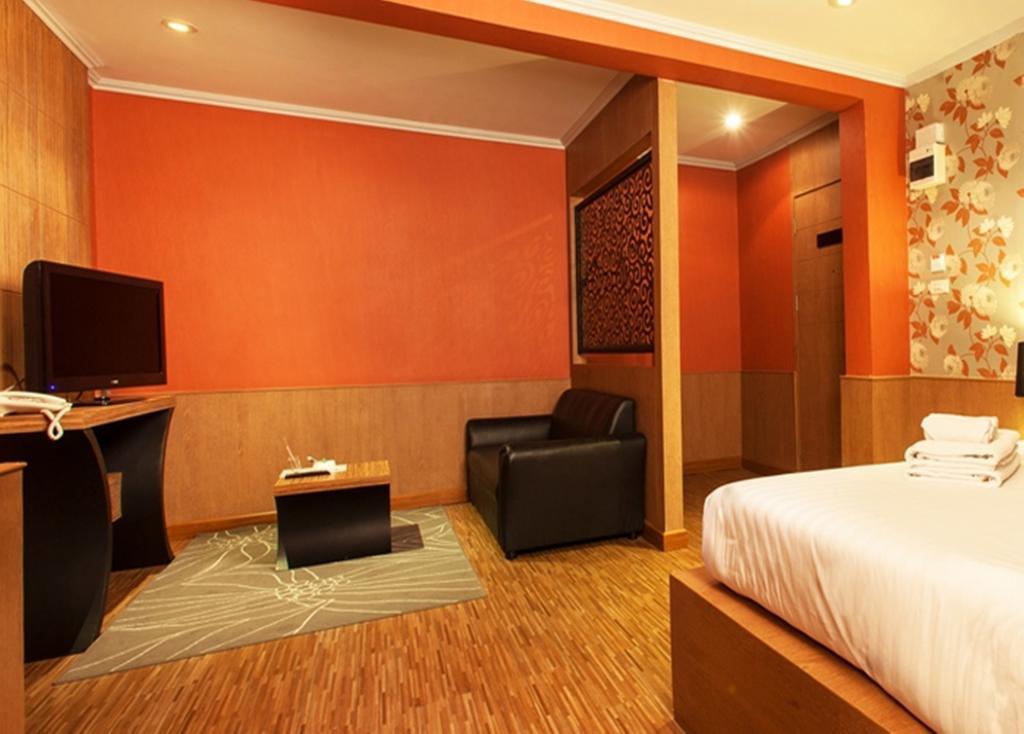 Q Hotel Бангкок Екстер'єр фото