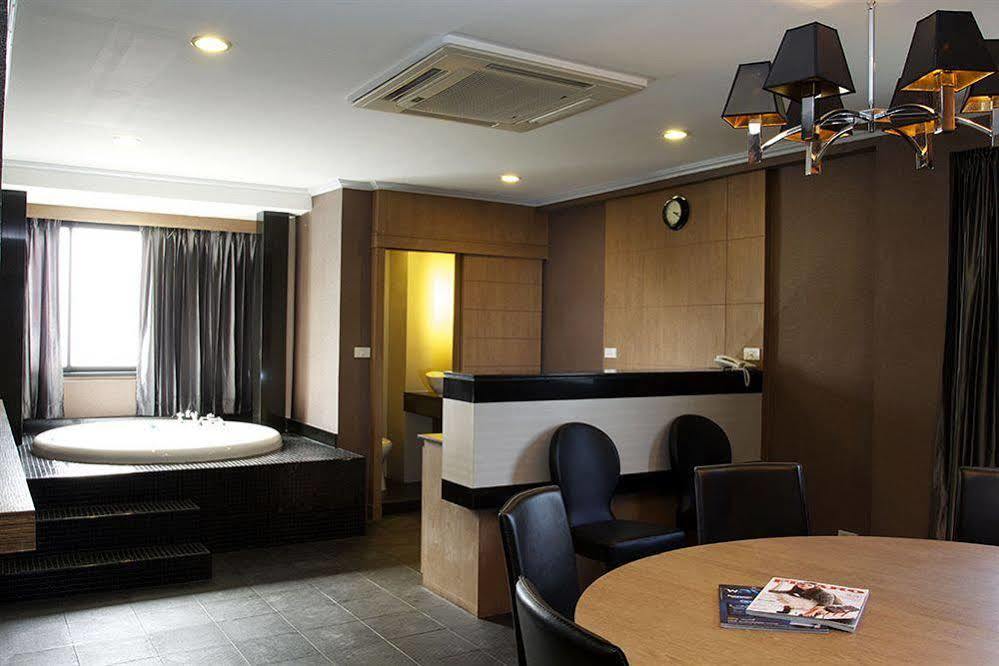 Q Hotel Бангкок Екстер'єр фото