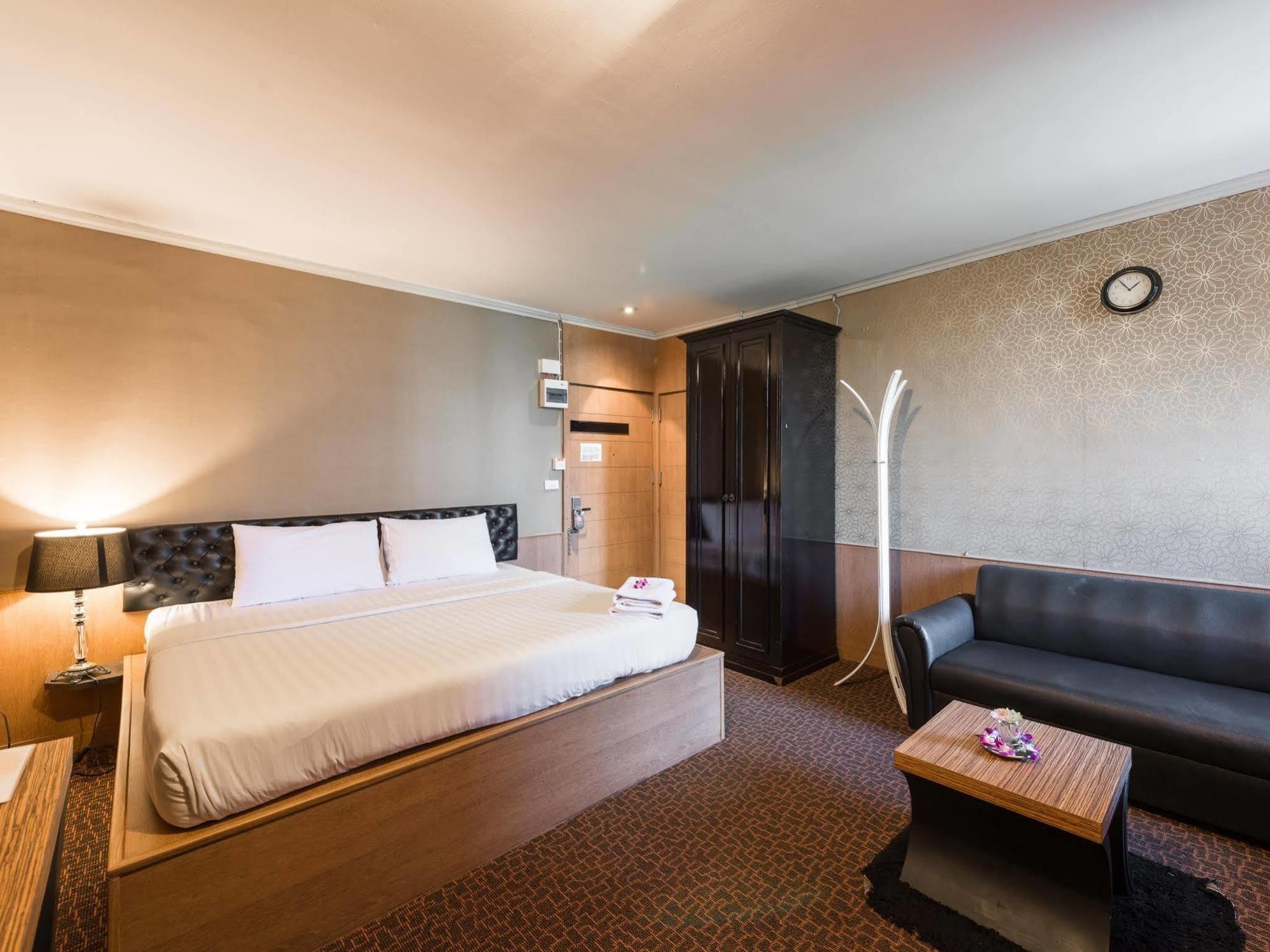 Q Hotel Бангкок Екстер'єр фото