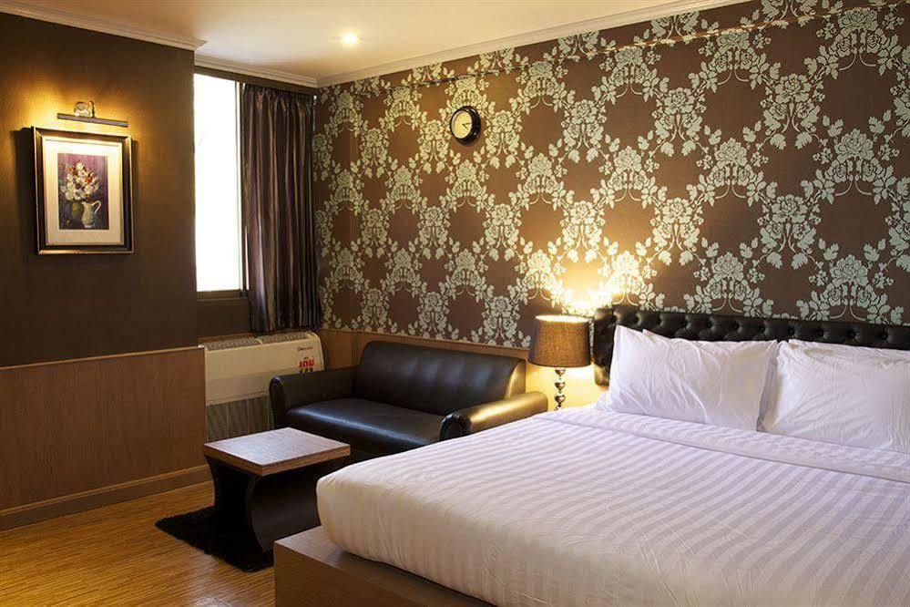 Q Hotel Бангкок Екстер'єр фото
